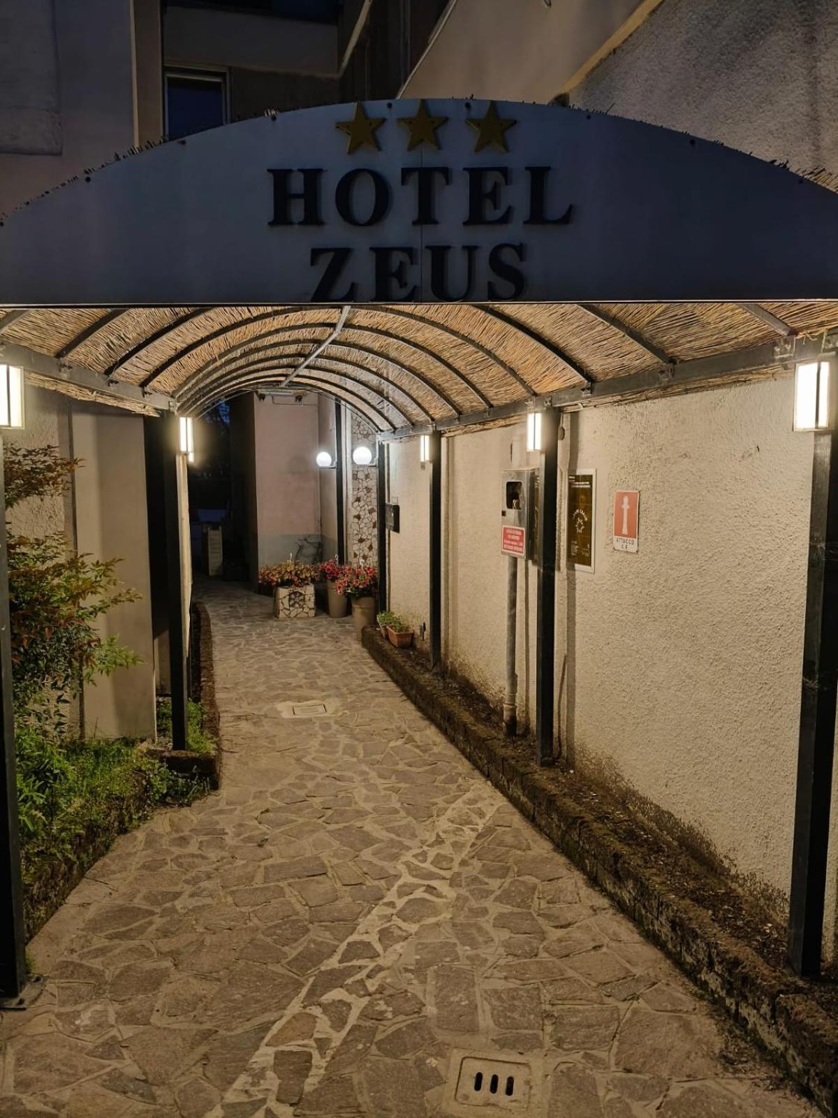 Hotel Zeus Lido di Classe Exterior photo
