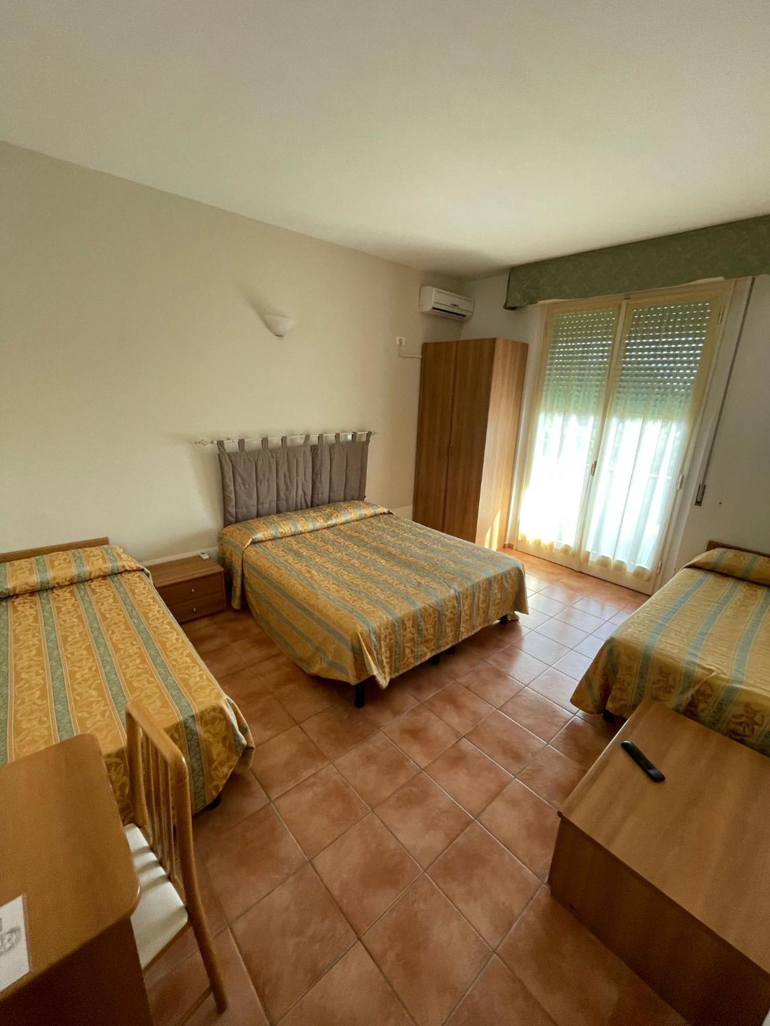 Hotel Zeus Lido di Classe Exterior photo